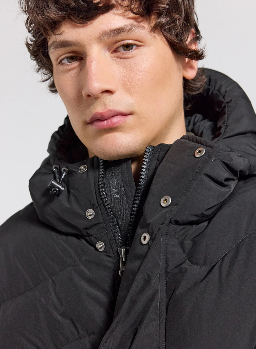 Men's hooded down jacket Pyrenex Mourtis black