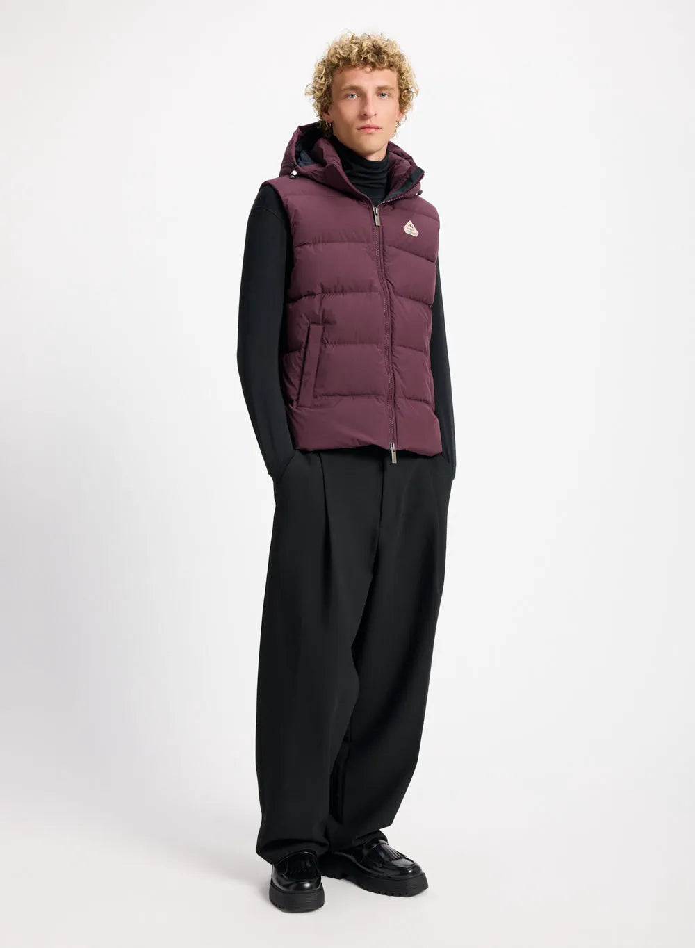 Pyrenex Spoutnic sleeveless down jacket with removable hood burgundy
