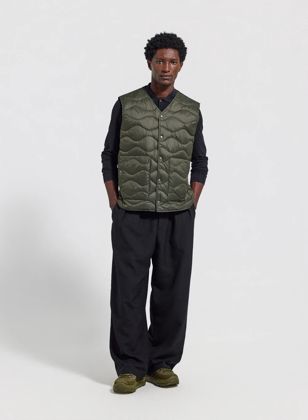 Pyrenex Handy Vest ultra-lightweight sleeveless men's down jacket in khaki green