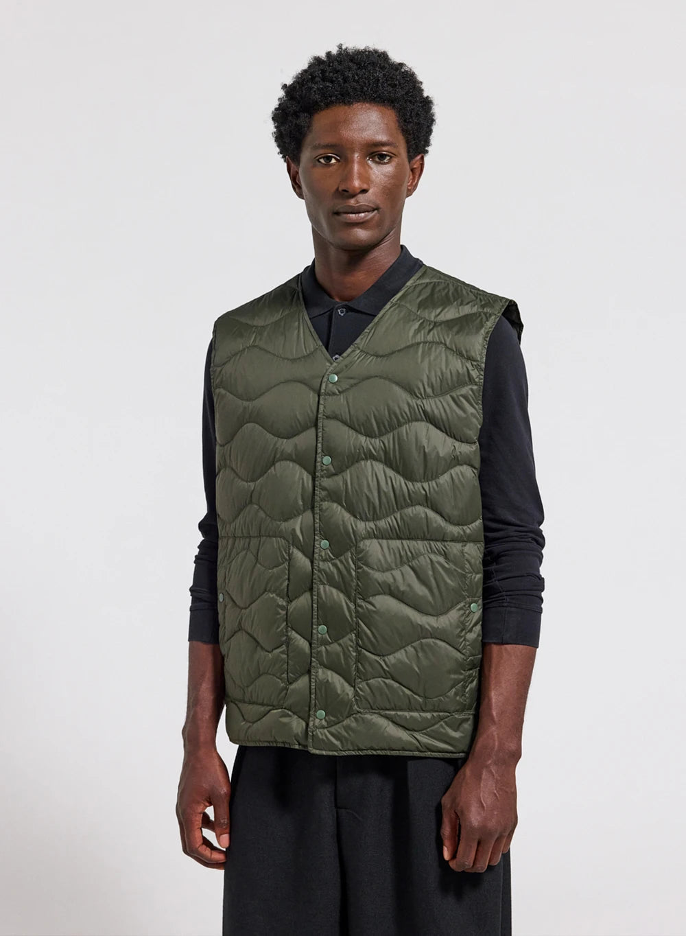 Pyrenex Handy Vest ultra-lightweight sleeveless men's down jacket in khaki green