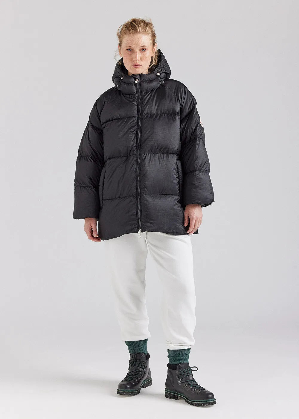 Pyrenex Sten unisex hooded ripstop down jacket in black