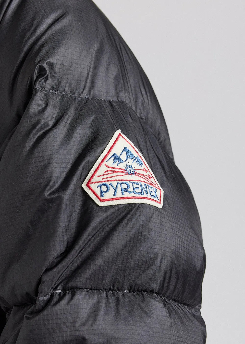 Pyrenex Sten unisex hooded ripstop down jacket in black