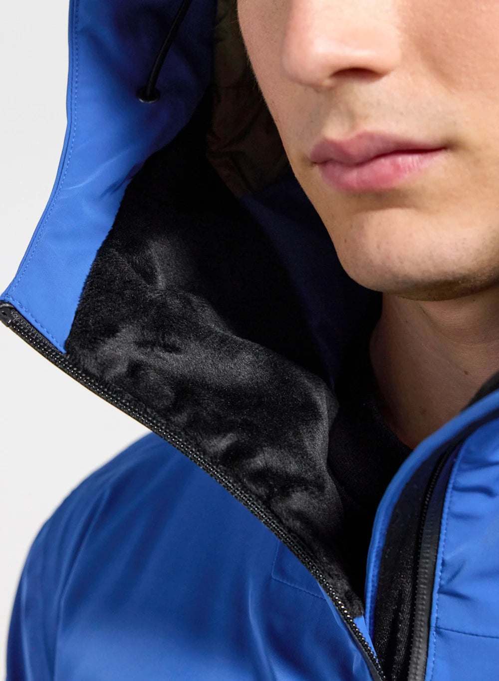 Waterproof men's parka jacket Pyrenex Gravity 2 in natural down electric blue