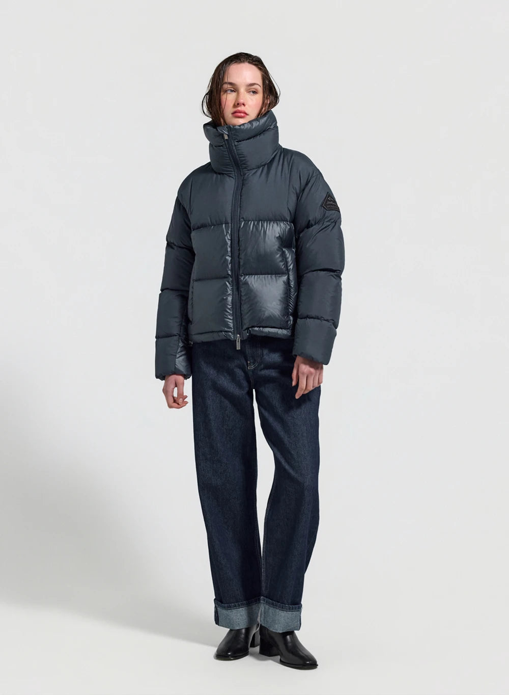 Pyrenex Cezy short women's down jacket made in Saint Sever in dark blue