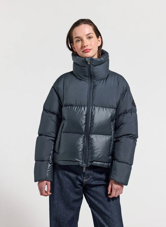 Pyrenex Cezy short women's down jacket made in Saint Sever in dark blue