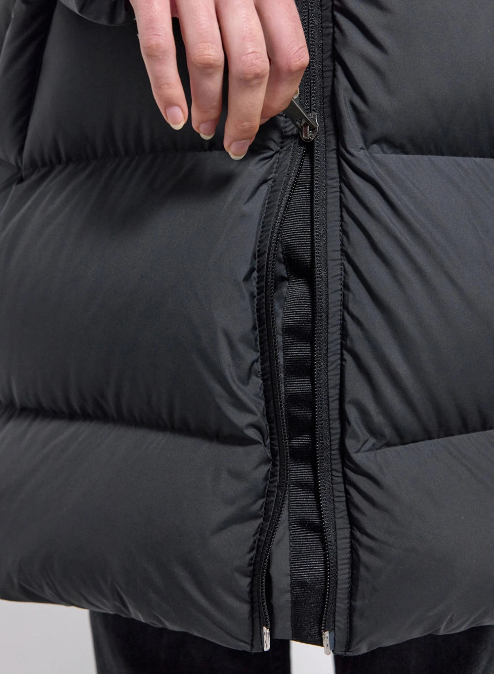 Mid-length Pyrenex women's down jacket Colibri made in Saint-Sever black