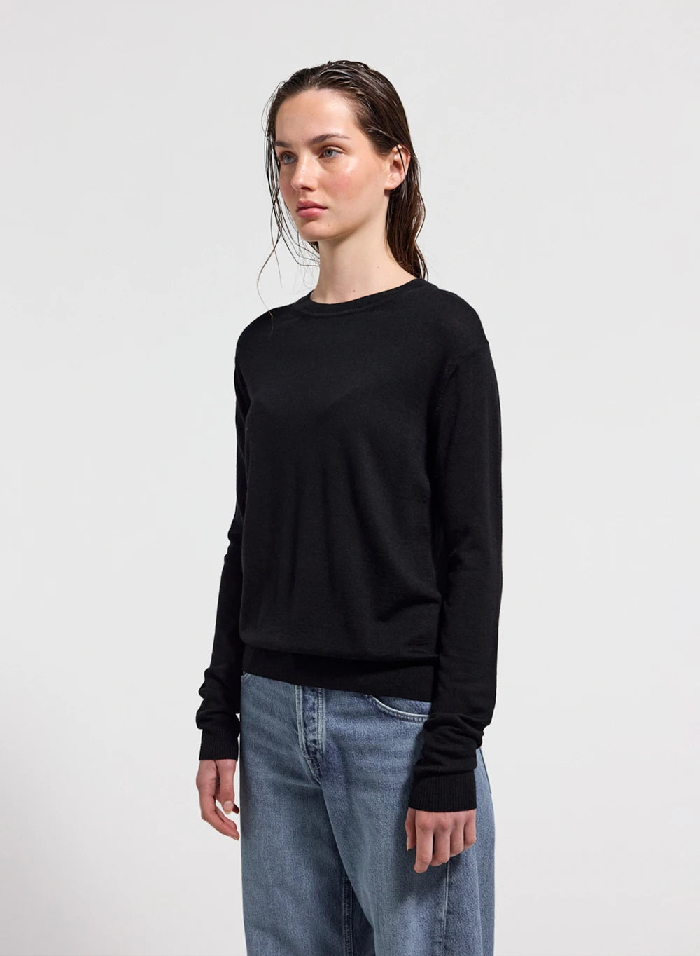 Fine crew-neck merino wool women's jumper Mysig black