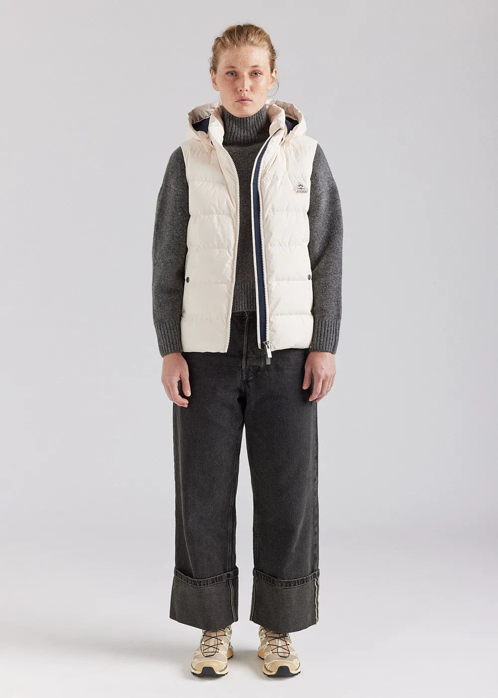 Pyrenex Spoutnic sleeveless women's down jacket with removable hood chalk