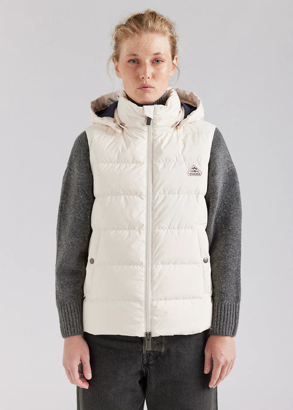 Pyrenex Spoutnic sleeveless women's down jacket with removable hood chalk