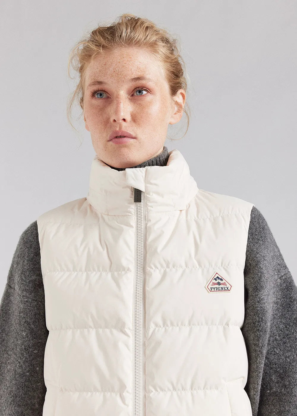 Pyrenex Spoutnic sleeveless women's down jacket with removable hood chalk
