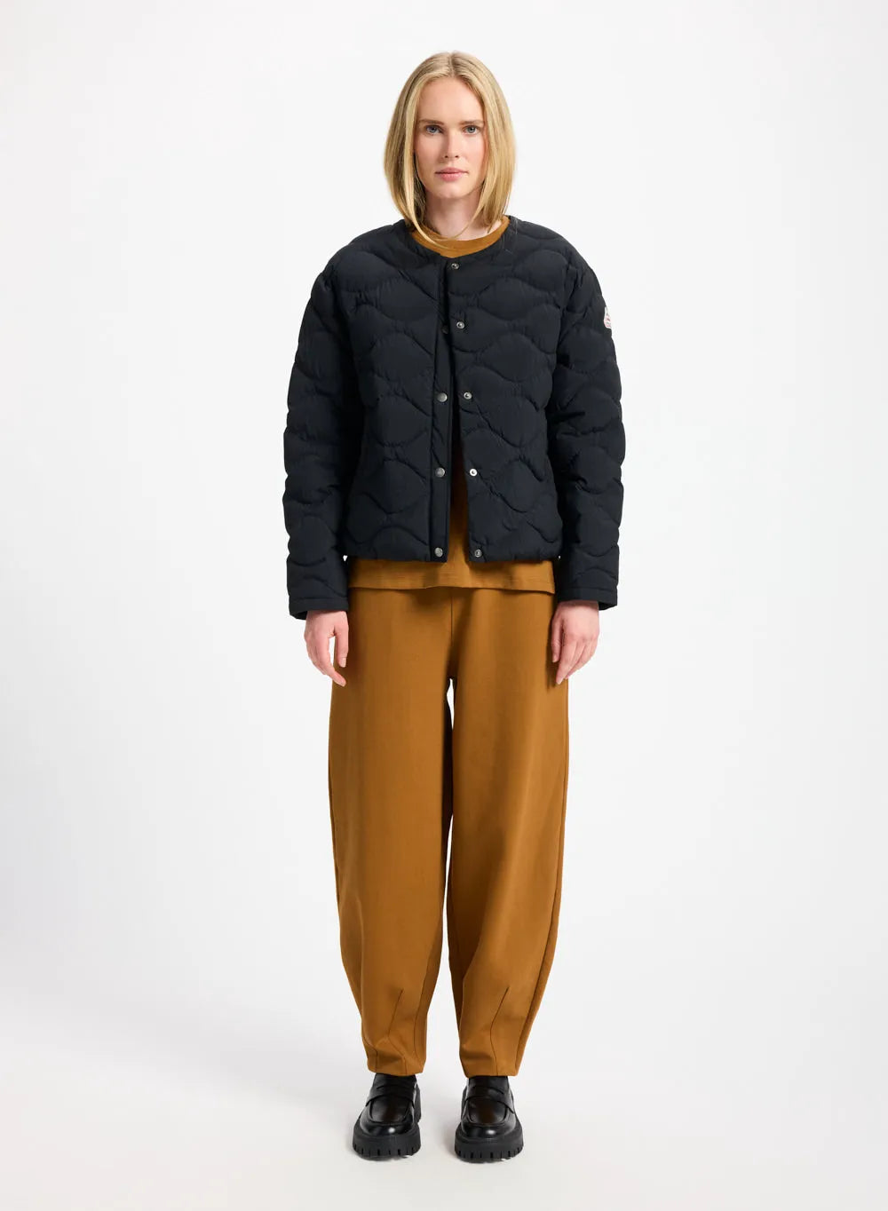 Nacre lightweight down jacket for women in black