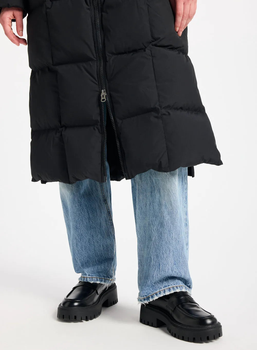 Long women's down jacket Pyrenex Attract black