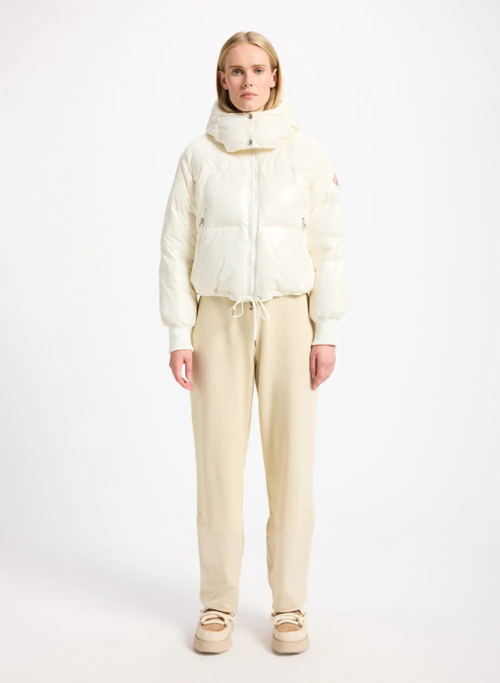 Short hooded down jacket for women Pyrenex Altic white