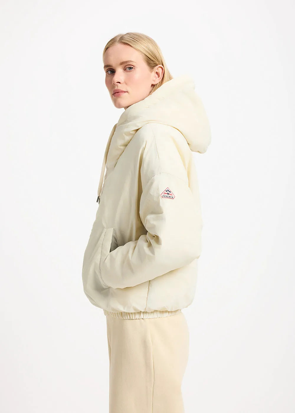 Pyrenex Attitude short down parka for women in ivory