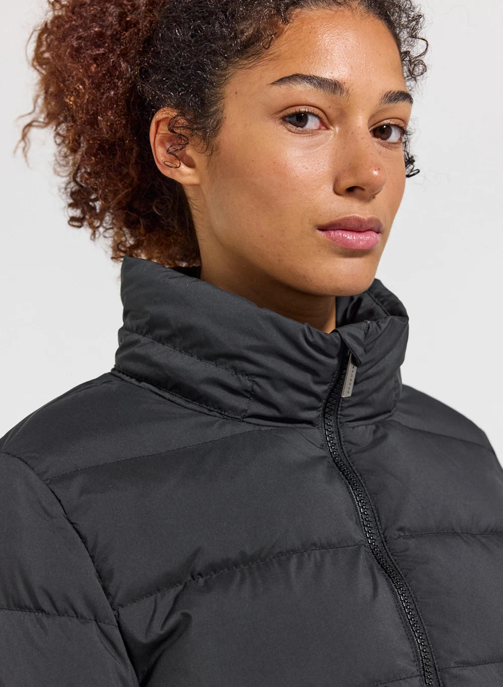 Women's Pyrenex Spoutnic down jacket with removable hood in black