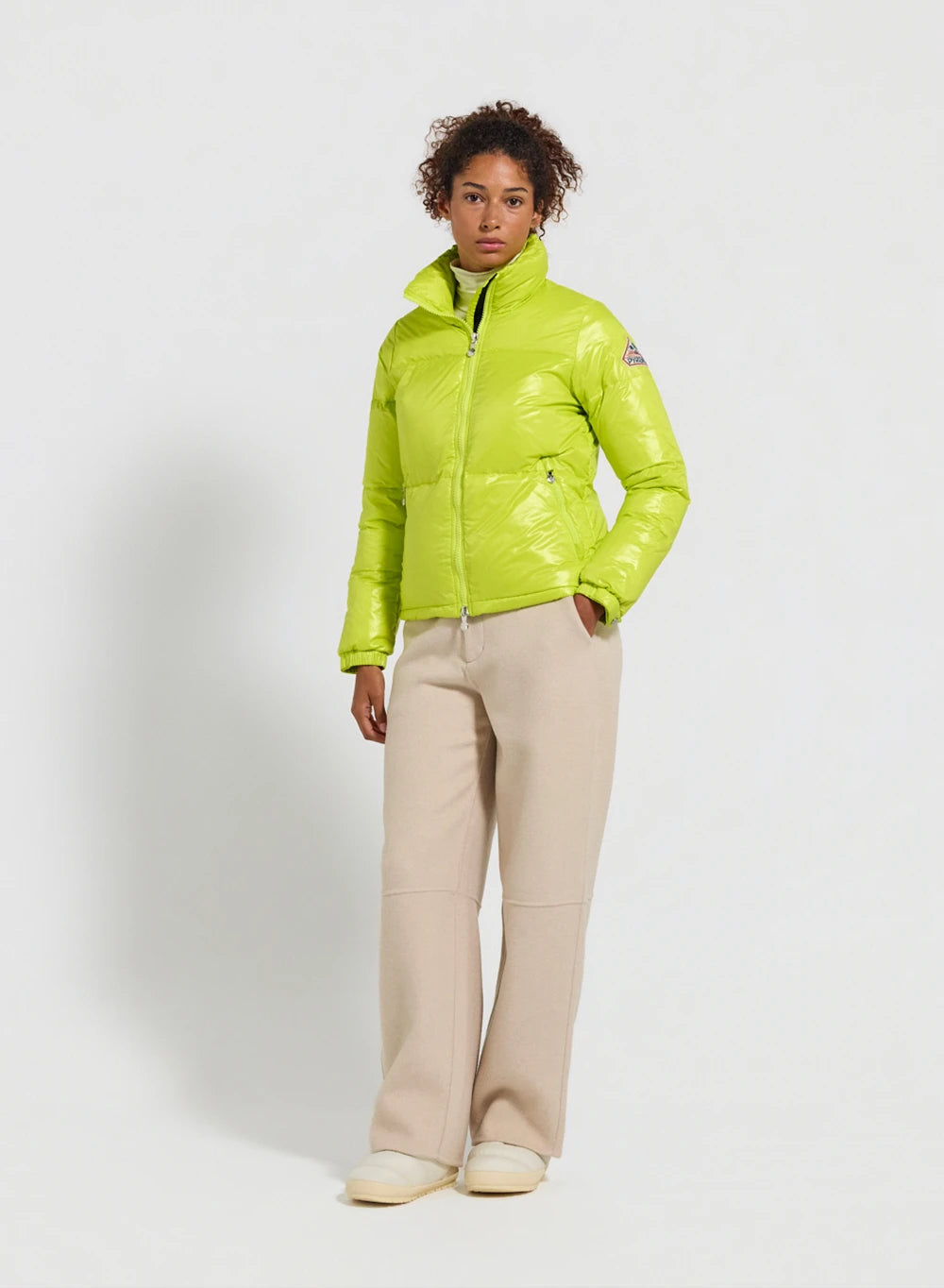 Short, shiny women's down jacket Pyrenex Goldin lemon yellow