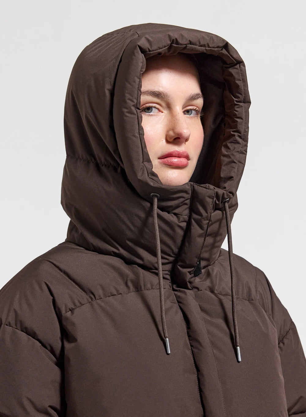 Women's Pyrenex Harmonie hooded down jacket with enveloping hood in brown