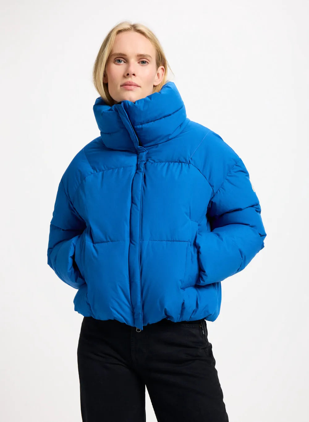 Pyrenex Harmonie Crop women's short down jacket electric blue
