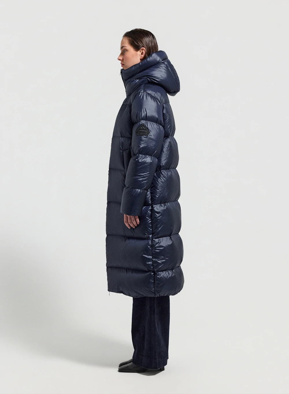 Pyrenex Oriela long down jacket made in Saint-Sever navy blue