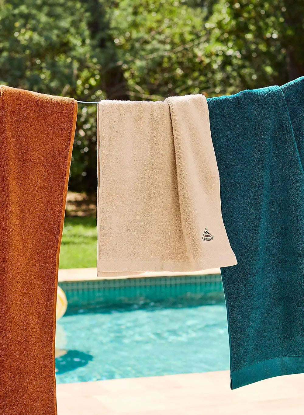 Hana ecru hand towel