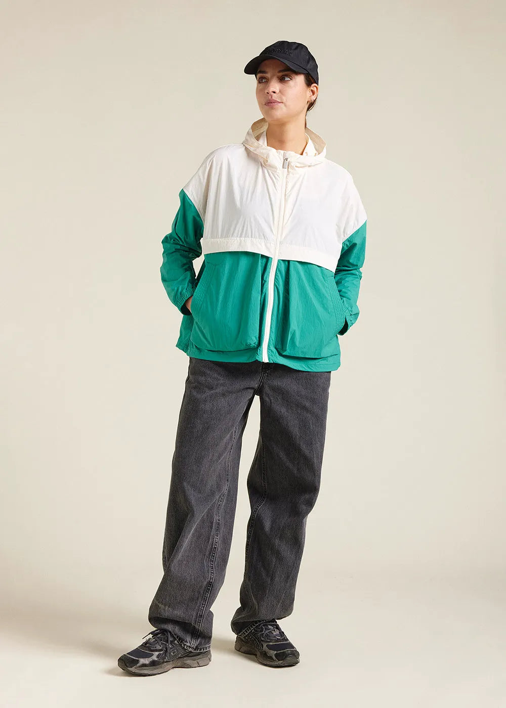 Short women's windbreaker in recycled fabric Pyrenex Yoko Alhambra