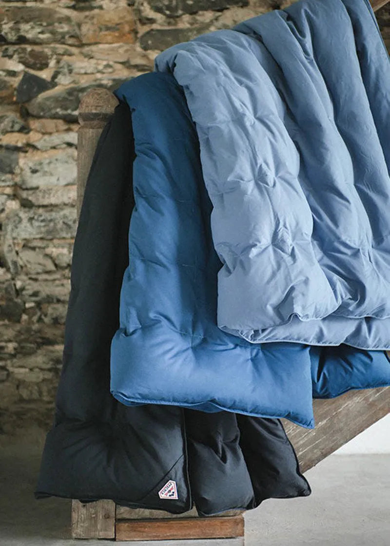 Caresse Night Grey Blanket