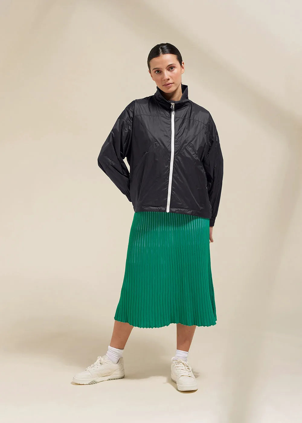 Erine Black Women's Windbreaker