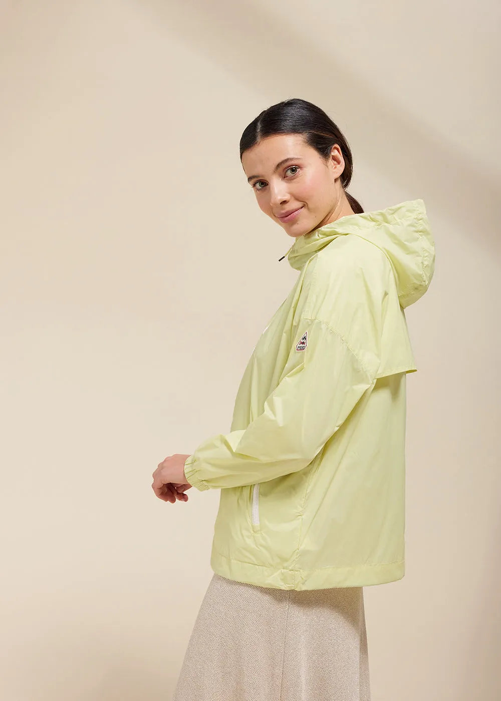 Zinnia Tiare women's windbreaker